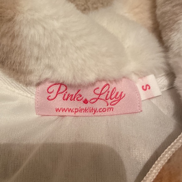 Pink Lily Flannel Pullover - Picture 2 of 3